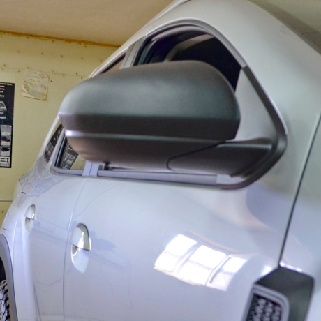 Накладки на зеркала без козырька "КАРТ" для Renault Duster 2 (с 2021 г.в.) тиснение, без комплектации купить недорого с доставкой в Баган