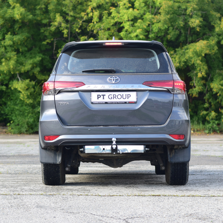 ТСУ /съемный квадрат/ с НЕРЖ накладкой TOYOTA Fortuner 2016-2020 (дорестайлинг) купить недорого с доставкой в Баган