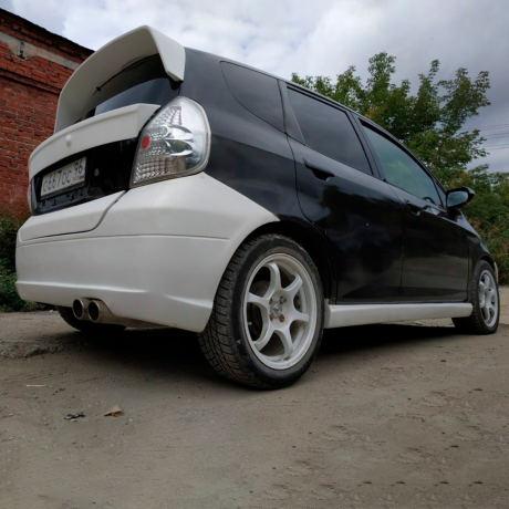 Средняя накладка на 5 дверь для Honda Fit GD купить недорого с доставкой в Баган