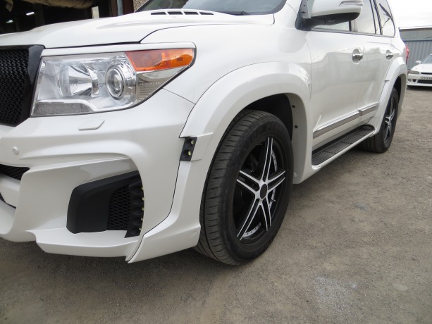 Аэродинамический обвес "Wald Black Bison" Toyota Land Cruiser 200 купить недорого с доставкой в Баган