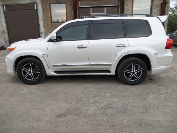 Аэродинамический обвес "Wald Black Bison" Toyota Land Cruiser 200 купить недорого с доставкой в Баган